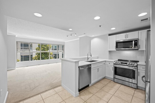 Building Photo - 777 7th St NW
