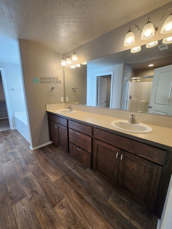 Building Photo - 209 S Lawson St