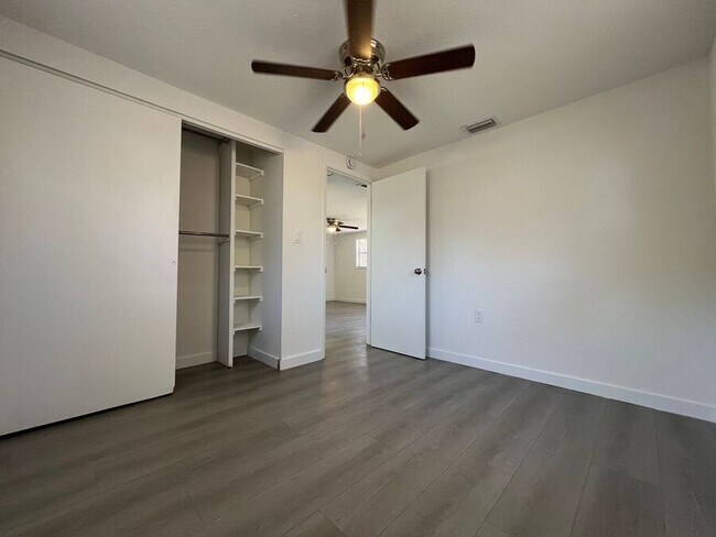 Building Photo - 9406 Goldenrod Rd