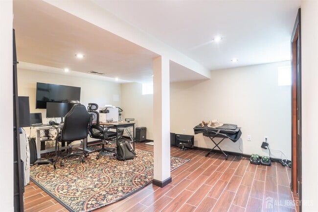 Building Photo - 4 Oakey Dr