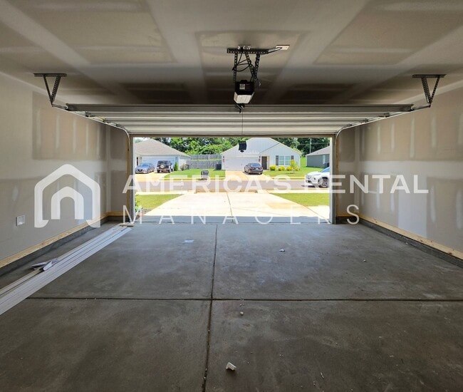 Building Photo - 213 Koslin Lp