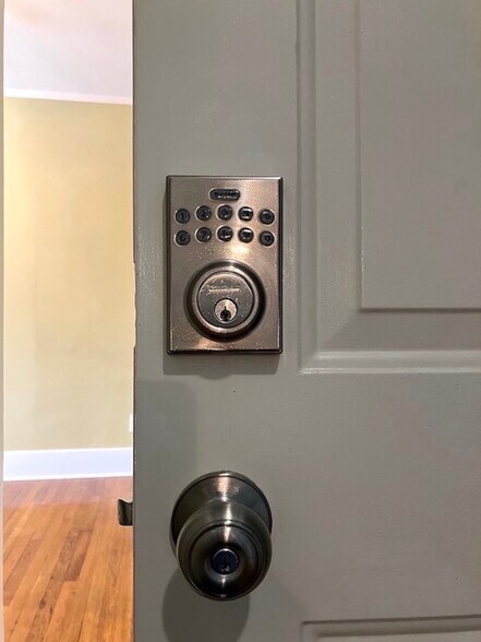 Building Photo - 2012 Walker Ave