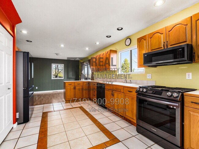 Building Photo - 275 W Baldwyn Dr