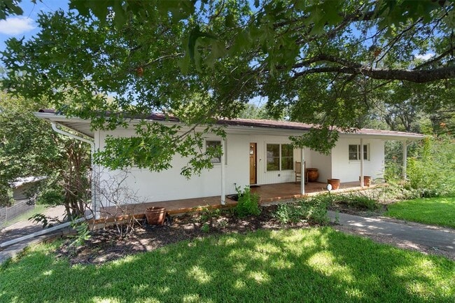 Building Photo - 1511 Bellaire Dr
