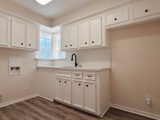 Building Photo - 16627 Aldenham Pl