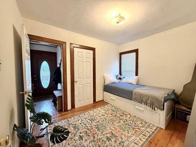 Building Photo - 3 Goldsmith Ave