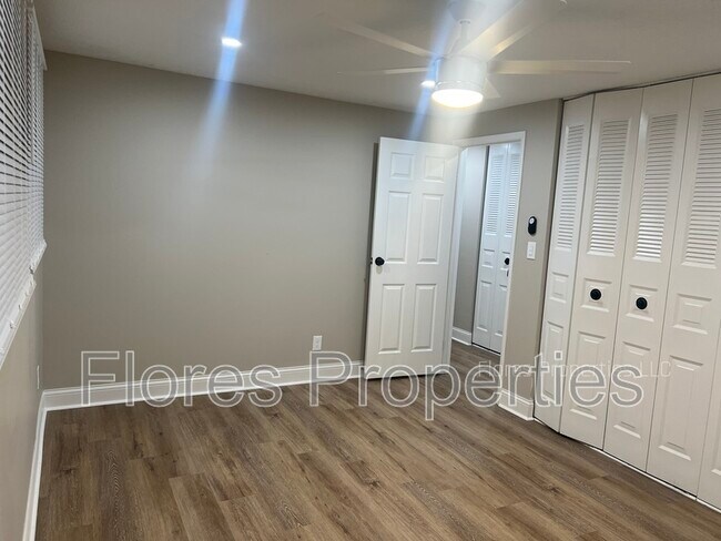 Building Photo - 2183 Smoky View Blvd