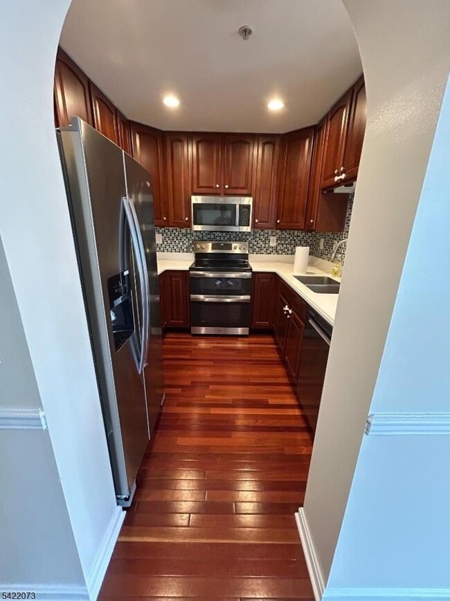 Building Photo - 91 Roseland Ave