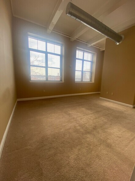 Building Photo - 11 Fremont St