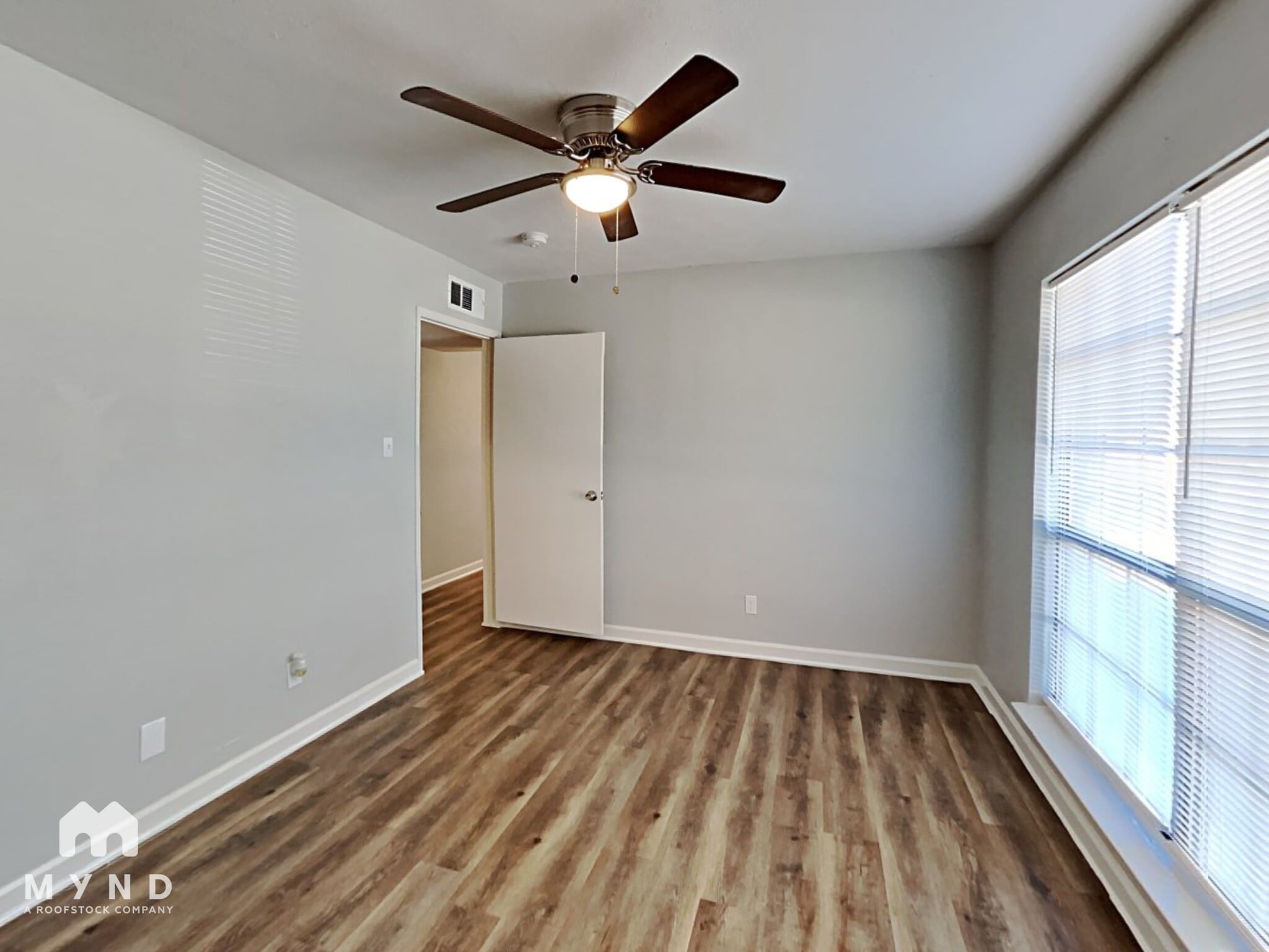 Building Photo - 3737 Longmeadow Way