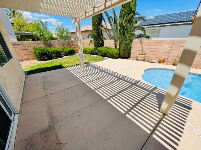 Building Photo - 2722 La Porte Ct