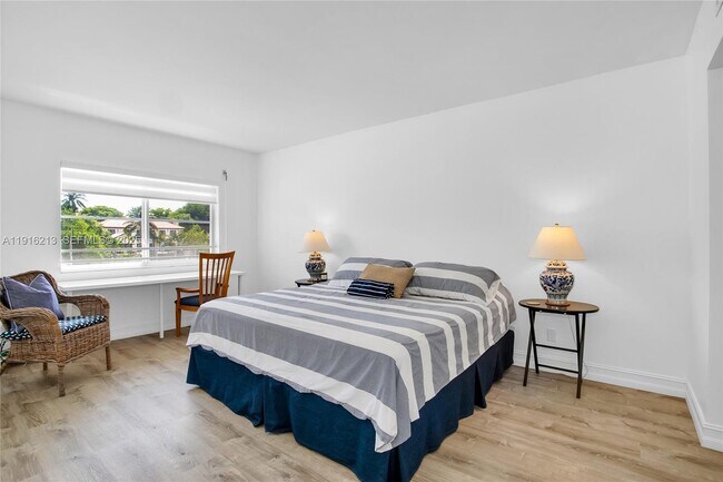 Building Photo - 100 Edgewater Dr