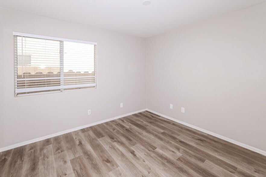 Building Photo - 3916 E Morrow Dr