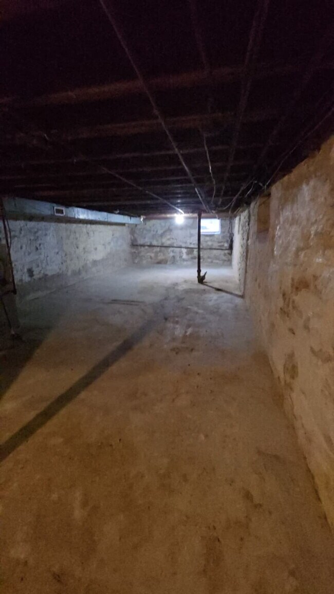 Building Photo - Newly Available 1BR Apartment in South City!