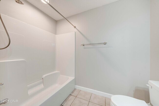 Building Photo - 415 Hidden Island Dr