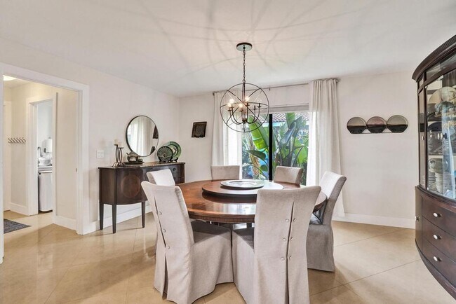 Building Photo - Boca Raton Beautifully Updated 4 Bedroom Pool Home