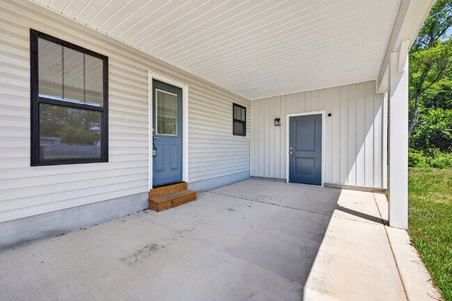 Building Photo - 221 E Moon Cir