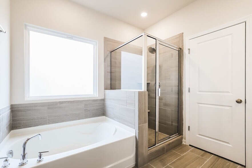 Building Photo - 5841 Hackberry Ln