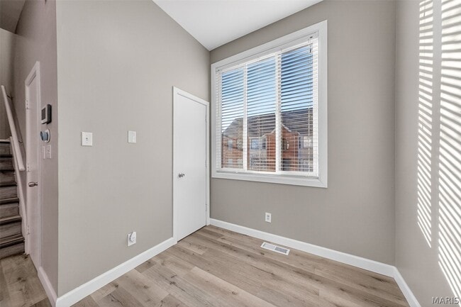 Building Photo - 28 Columbus Square Dr