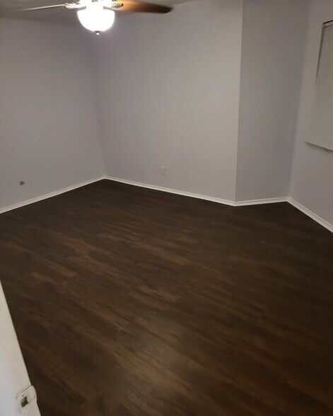 Building Photo - 2304 Balsam Dr