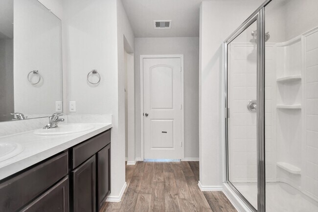 Building Photo - 9810 Laurel Lake Dr