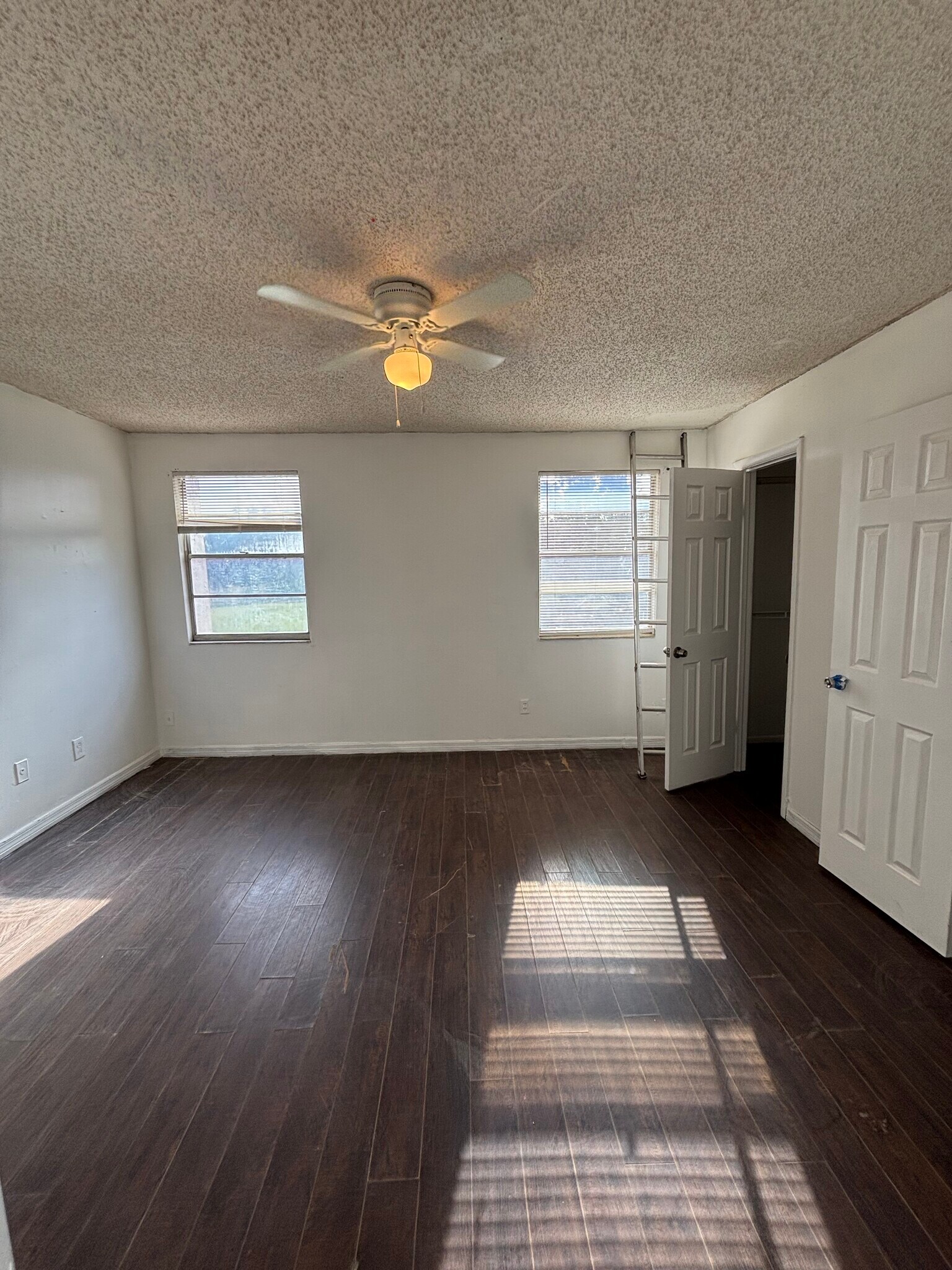 Building Photo - 5148 Tennis Court Cir