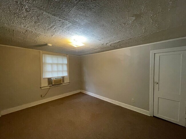Building Photo - 3373 Vineville Ave