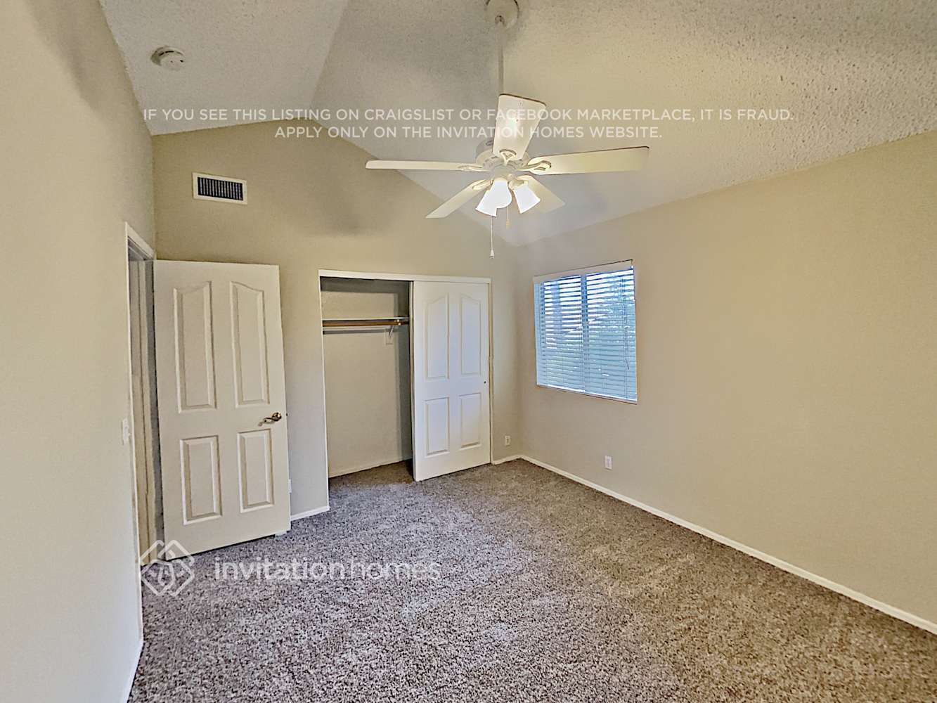 Building Photo - 1022 S Surfside Dr