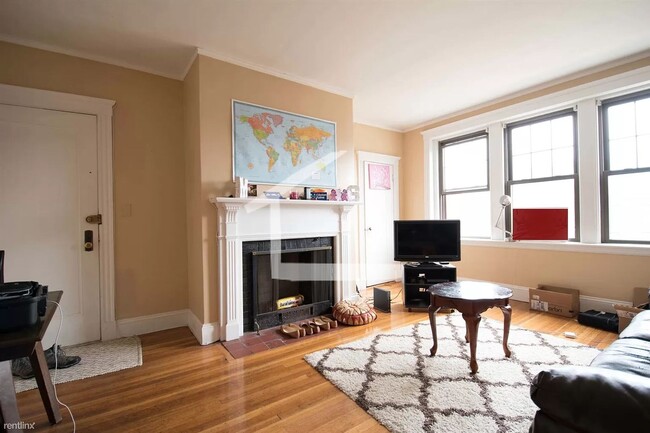 Building Photo - Unique BU Apartment