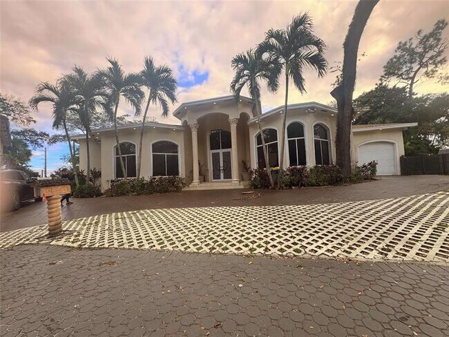 Building Photo - 5981 SW 37th Terrace