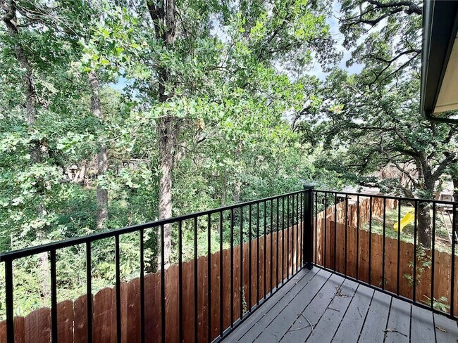 Building Photo - 1223 Dallas Dr