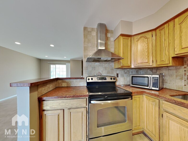 Building Photo - 347 Leona Dr