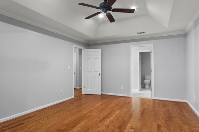 Building Photo - 2013 Fox Ridge Rd