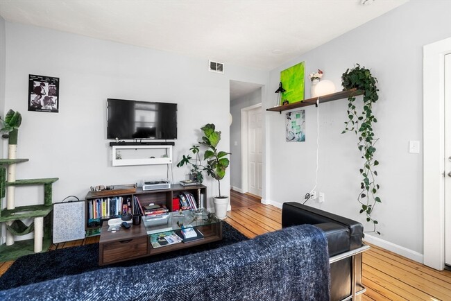 Building Photo - 170 Allston St