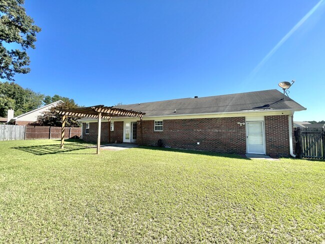 Building Photo - 115 Purple Martin Pl