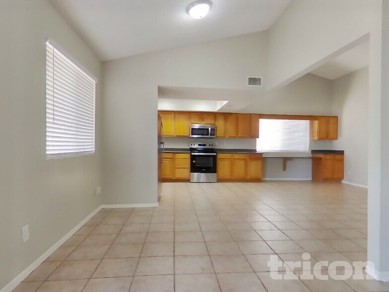 Building Photo - 7310 E Dewan Cir