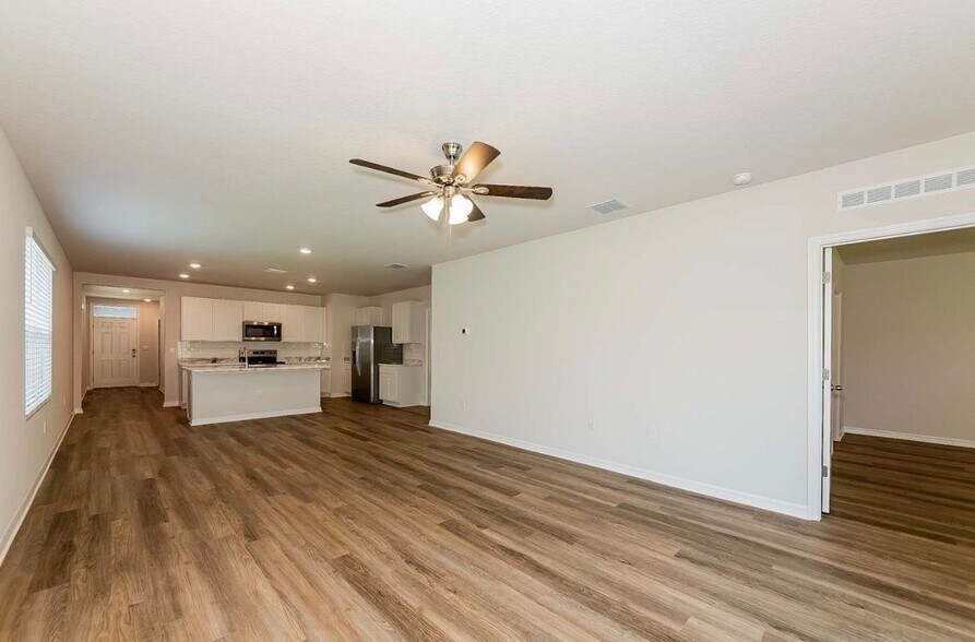 Building Photo - 7913 Majestic Palms Ct