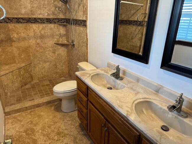 Building Photo - "Charming 3-Bedroom Home in Fort Walton Beach!"