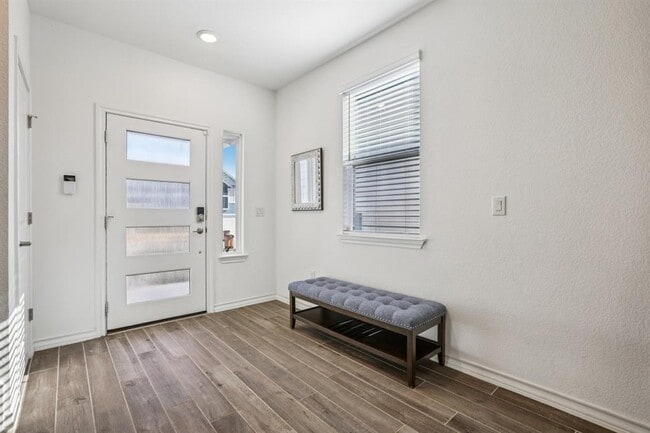 Building Photo - 2903 Bronx Dr
