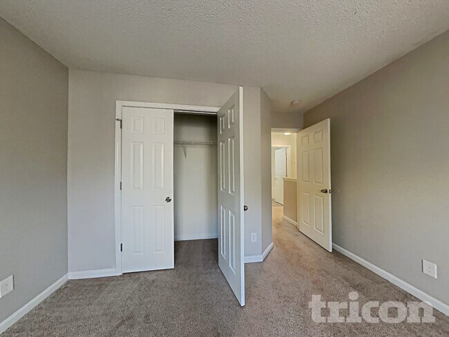 Building Photo - 8206 Braids Bend Ct