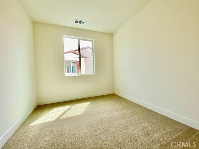 Building Photo - 18303 Iris Ln