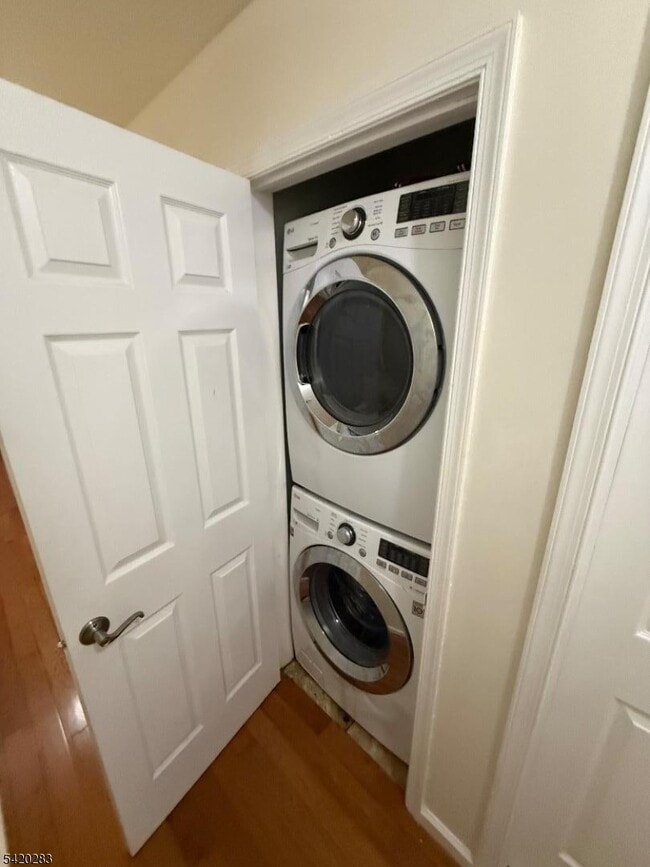 Building Photo - 6 Boyard Ct