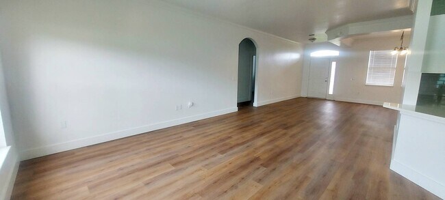 Building Photo - 2723 Woodstream Cir