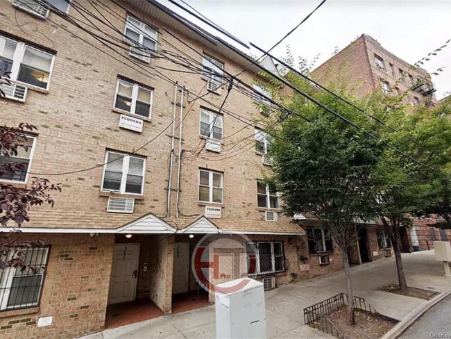 Building Photo - 3099 Heath Ave