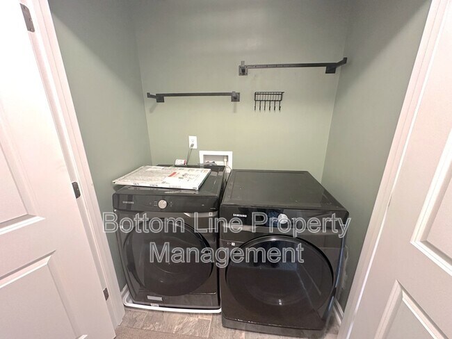 Building Photo - 14910 Meacham Farm Dr