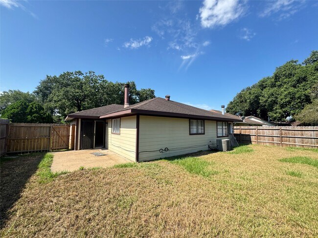 Building Photo - 10942 Beacave Bend Ct