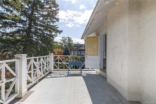 Building Photo - 607 Prospect Ave