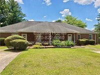 Building Photo - 2107 Fairway Ct SE
