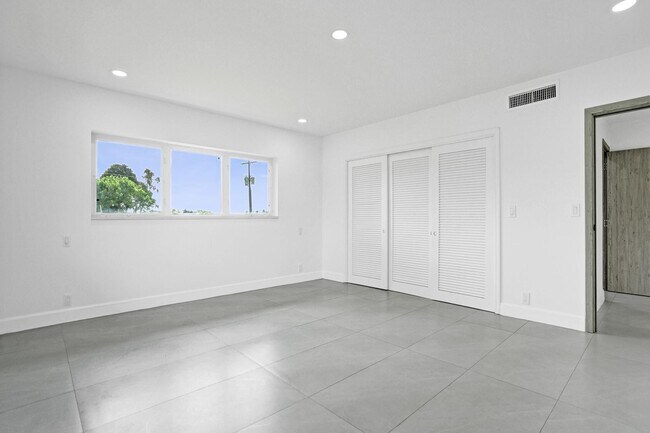 Building Photo - 6700 E Tropical Way