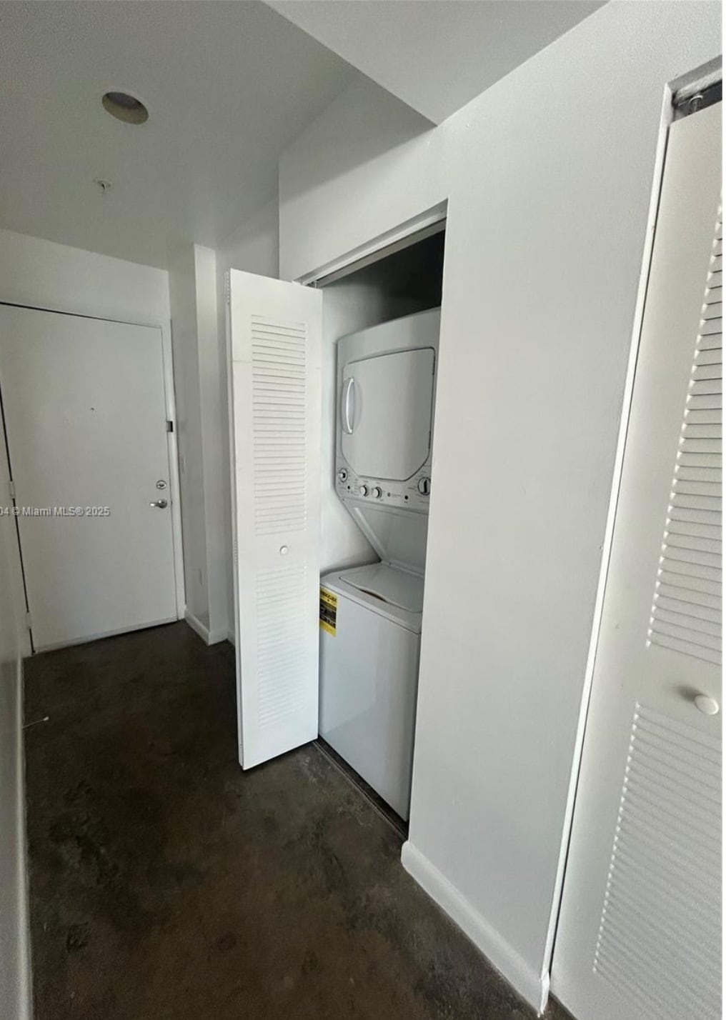 Building Photo - 133 NE 2nd Ave